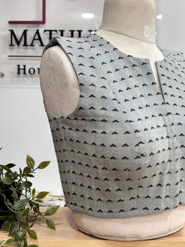 Dalia - Grey Sleeveless Blouse