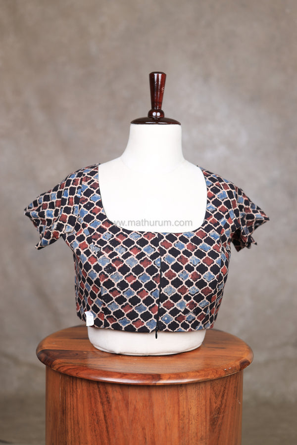 Inari - Black Blouse