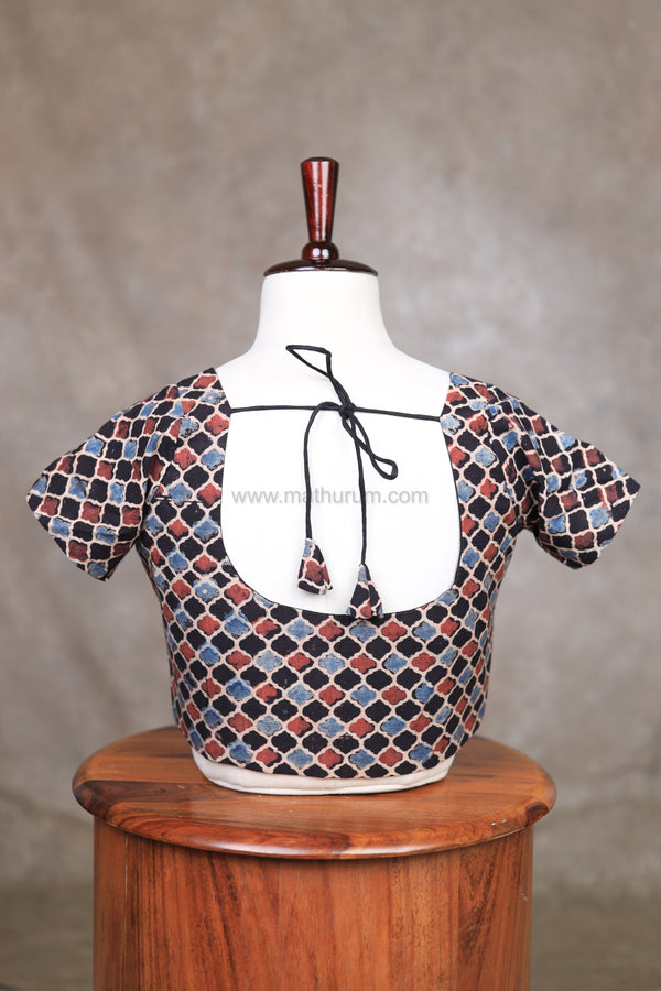 Inari - Black Blouse