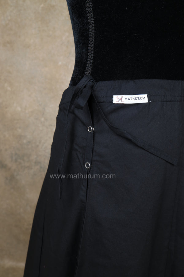 In-skirts - Black