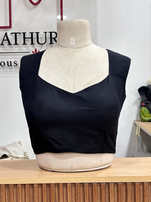 Riya - Black (Attachable Sleeves)