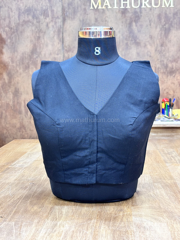 Kiara - Black Blouse (Attachable Sleeves)