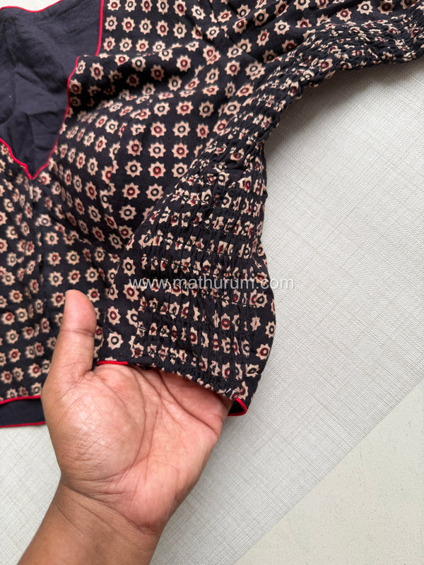 Daily Flex- Black Star Strechable Blouse