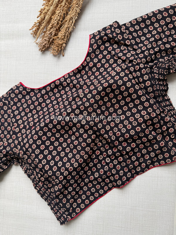 Daily Flex- Black Star Strechable Blouse