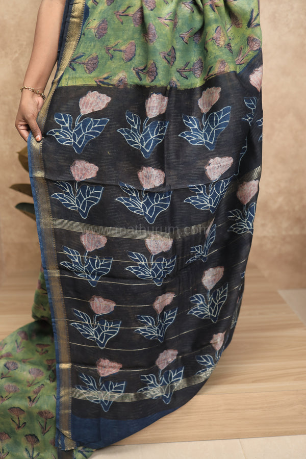 Kesariya- Green Floral Maheshwari Silk- Cotton Saree