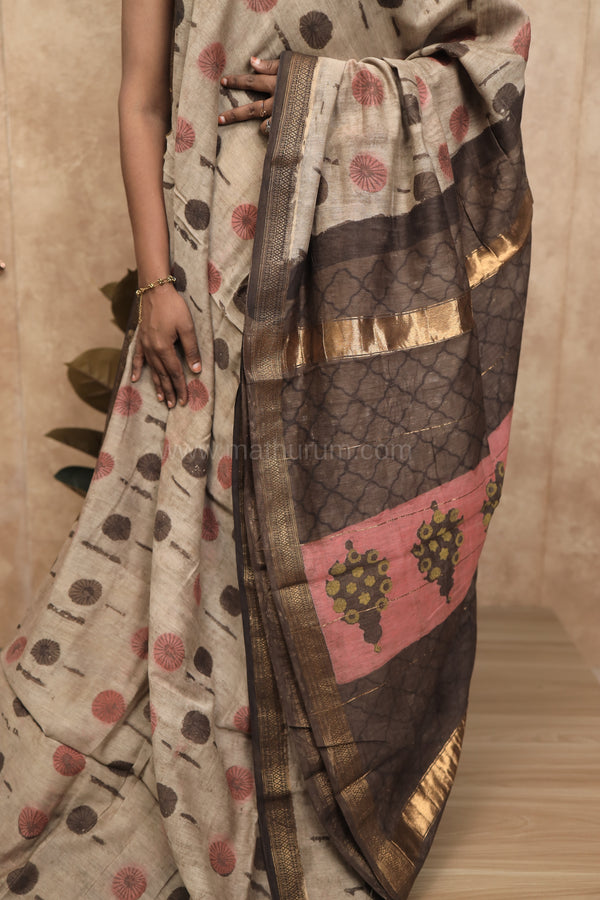 Kesariya- Grey Maheshwari Silk- Cotton Saree