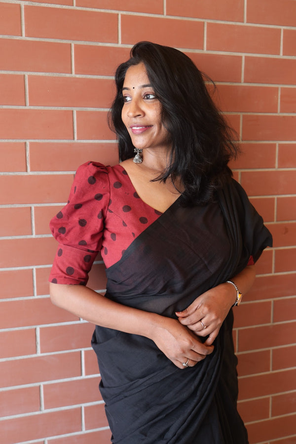 Ilai- Plain Black Mul Cotton Saree