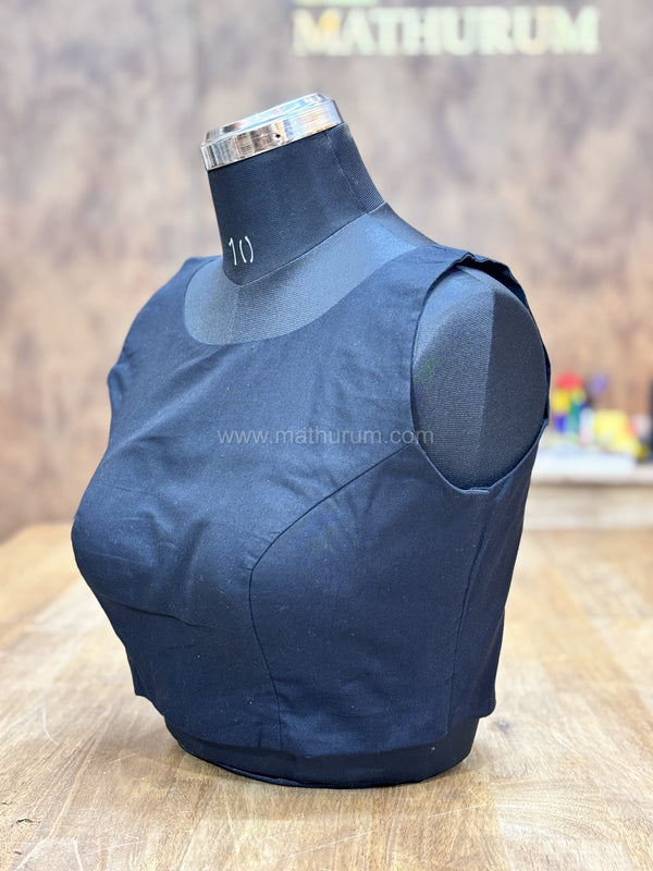 Tiara - Black Blouse (Attachable Sleeves)